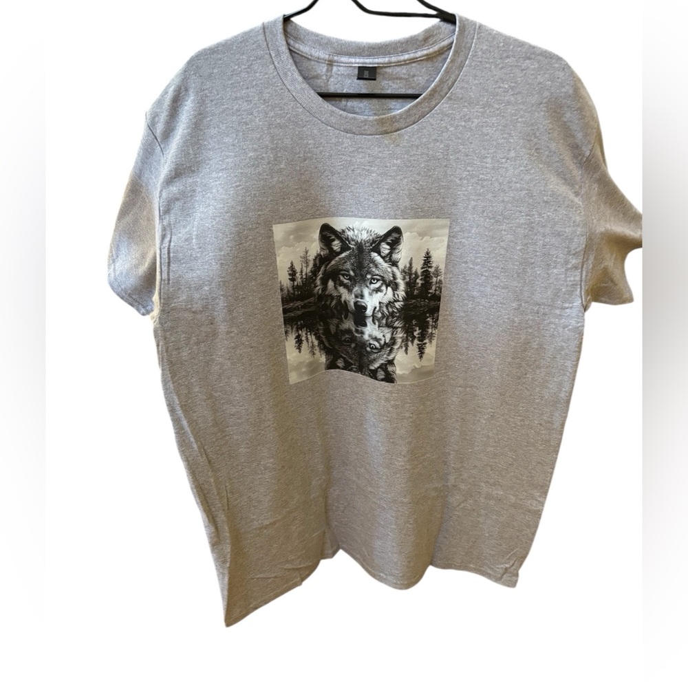 Gray Graphic T-Shirt with Wolf Design